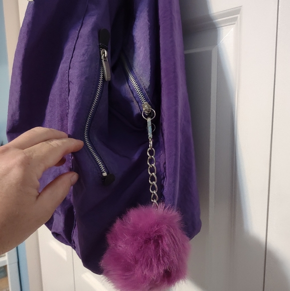 Living yoga bag with battery in pom-pom - Picture 2 of 9